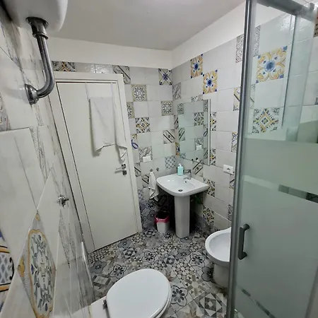 Δωμάτια σε οικογενειακή κατοικία Luxury House *
